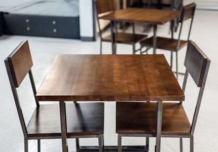 Best Wood Types for Restaurant Tables in 2024: Sizing & Materials