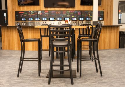 https://images.restaurantfurniture.net/dpr_1.0,f_auto,c_crop,g_south,w_4500,h_4500/c_fill,w_430,h_300/rfnet/media/wysiwyg/installations/220/Furniture-7_1_.jpg