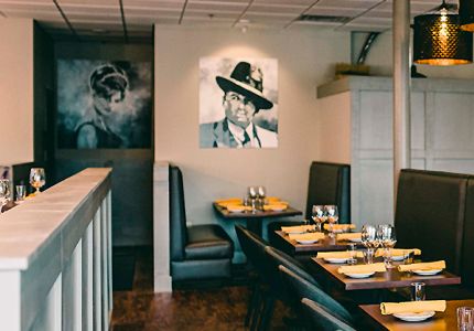 Best Italian Themed Restaurant Interior Design Ideas and Guide 2024