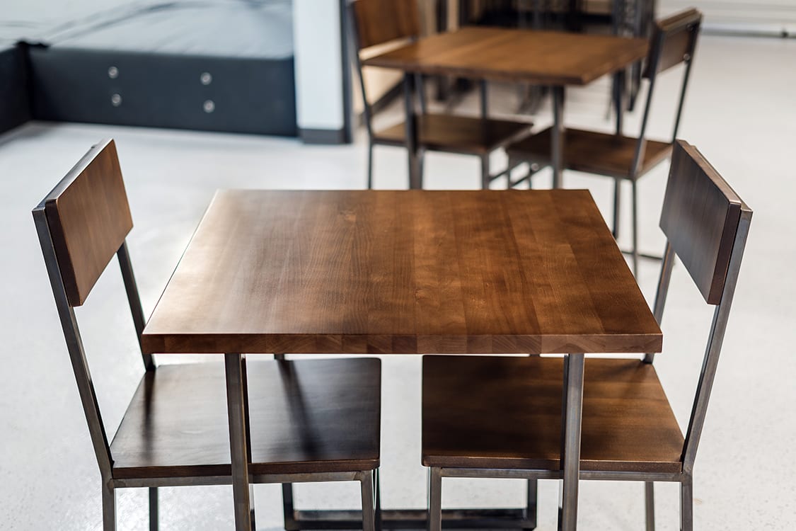 Best Wood Types For Your Restaurant Tables: Sizing & Materials