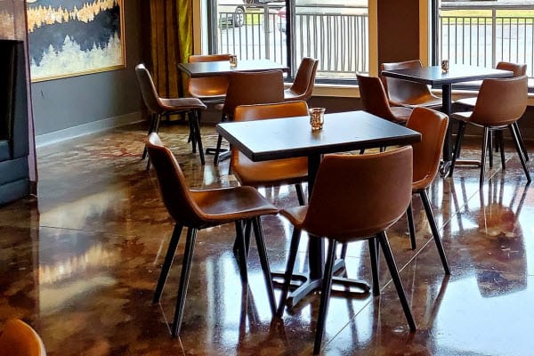 Solid Wood Restaurant Table Tops and Retro Style Chairs