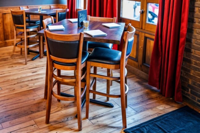 River Oak Restaurant Finishes