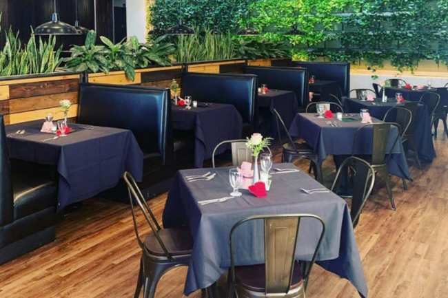 Restaurant seating spacing circulation layout